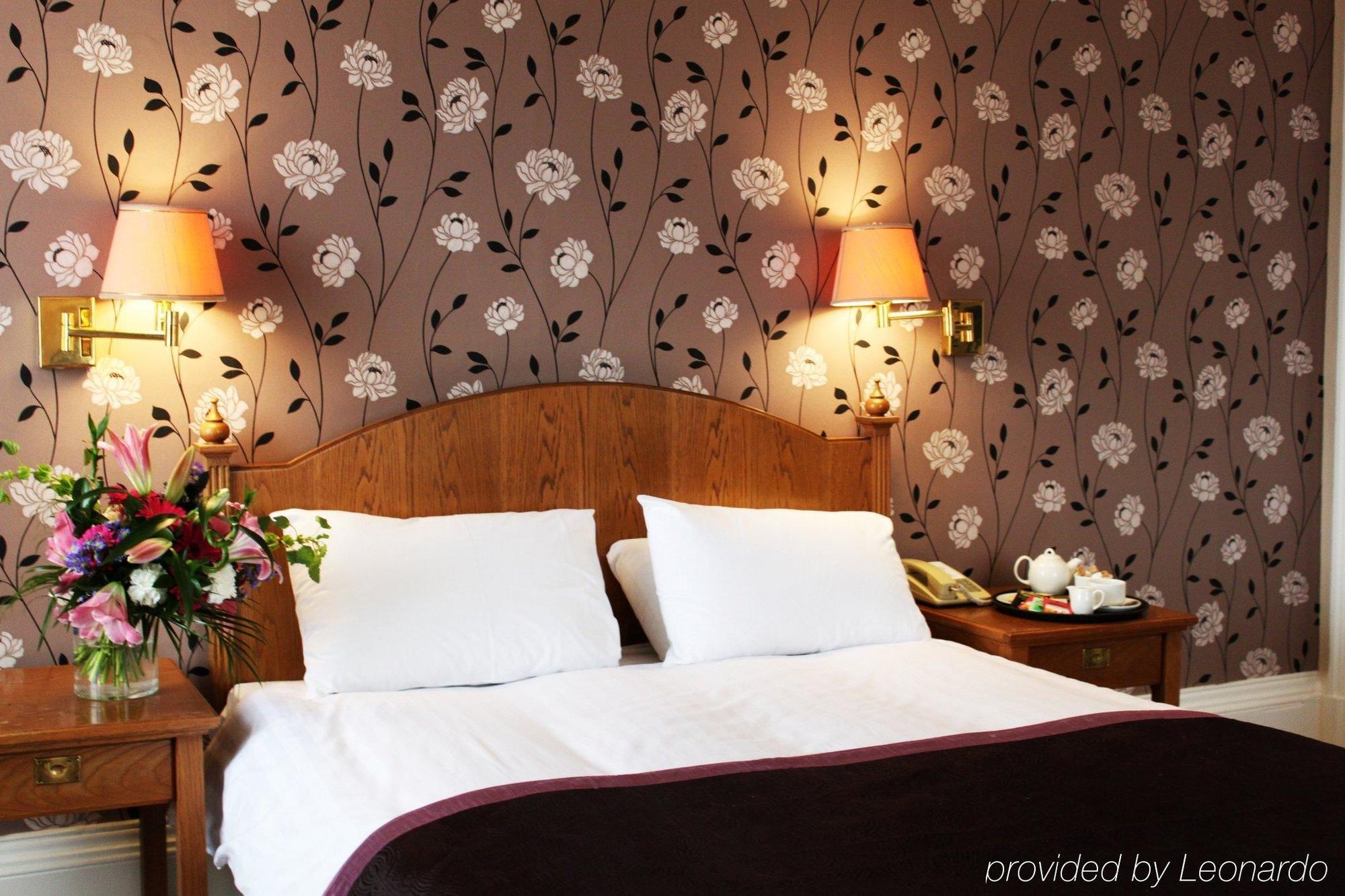 Huddersfield Hotel Bagian luar foto