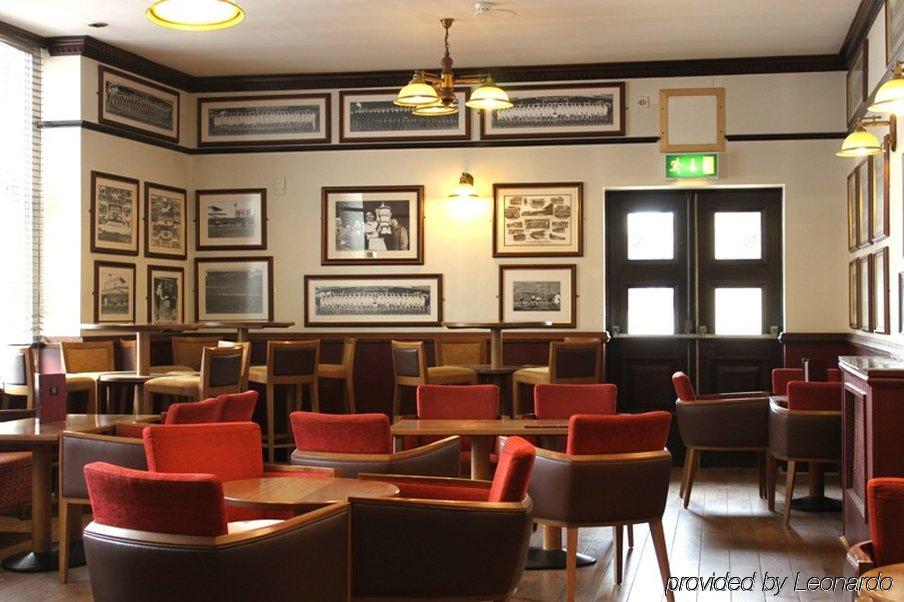 Huddersfield Hotel Bagian luar foto