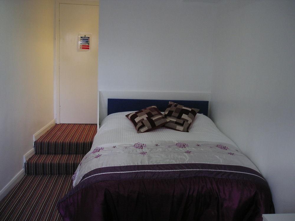 Huddersfield Hotel Bagian luar foto
