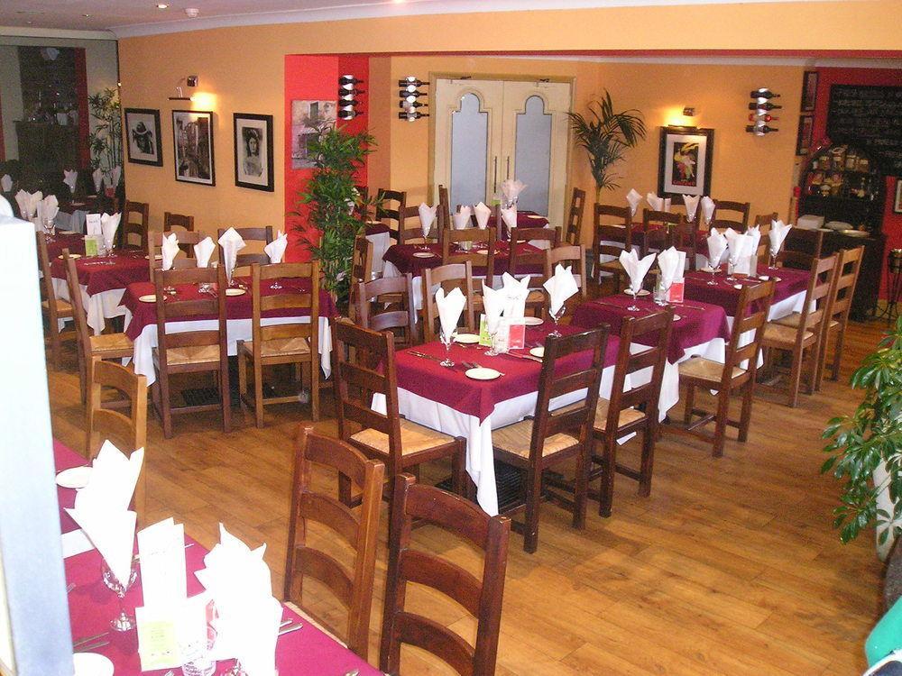 Huddersfield Hotel Bagian luar foto