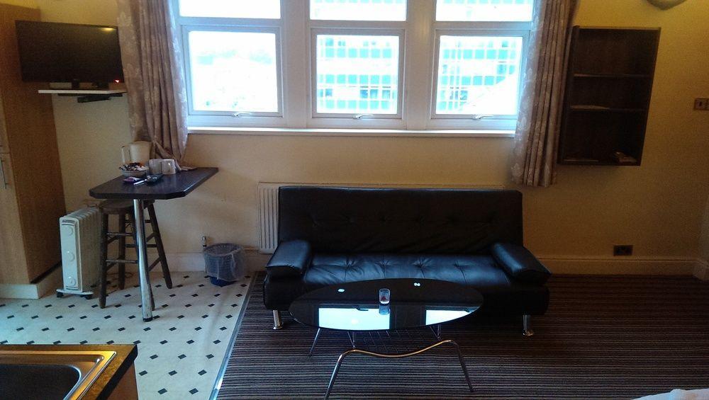 Huddersfield Hotel Bagian luar foto