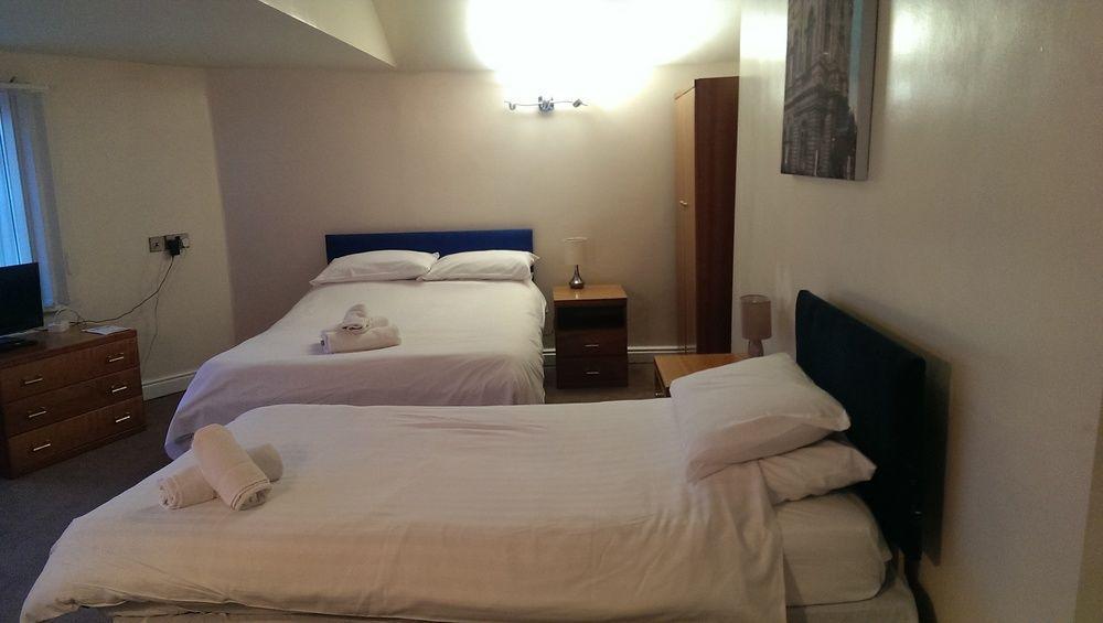 Huddersfield Hotel Bagian luar foto