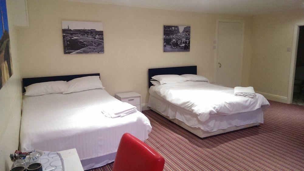 Huddersfield Hotel Bagian luar foto