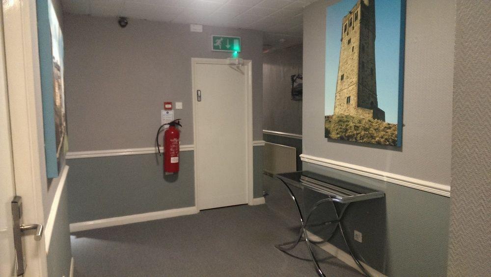 Huddersfield Hotel Bagian luar foto