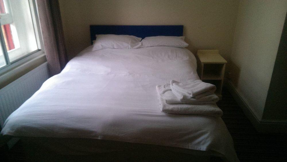 Huddersfield Hotel Bagian luar foto