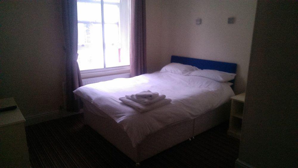 Huddersfield Hotel Bagian luar foto