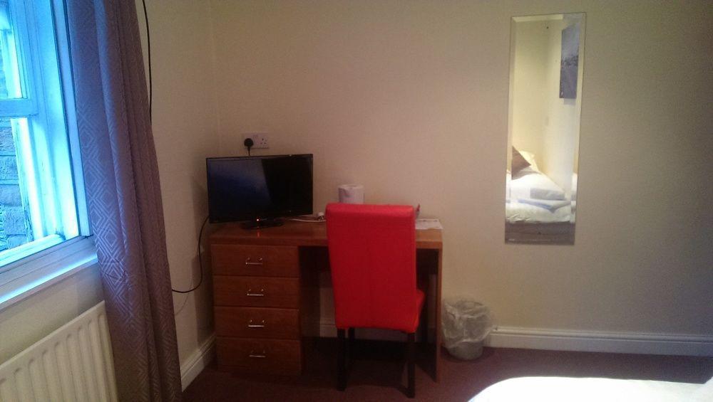 Huddersfield Hotel Bagian luar foto