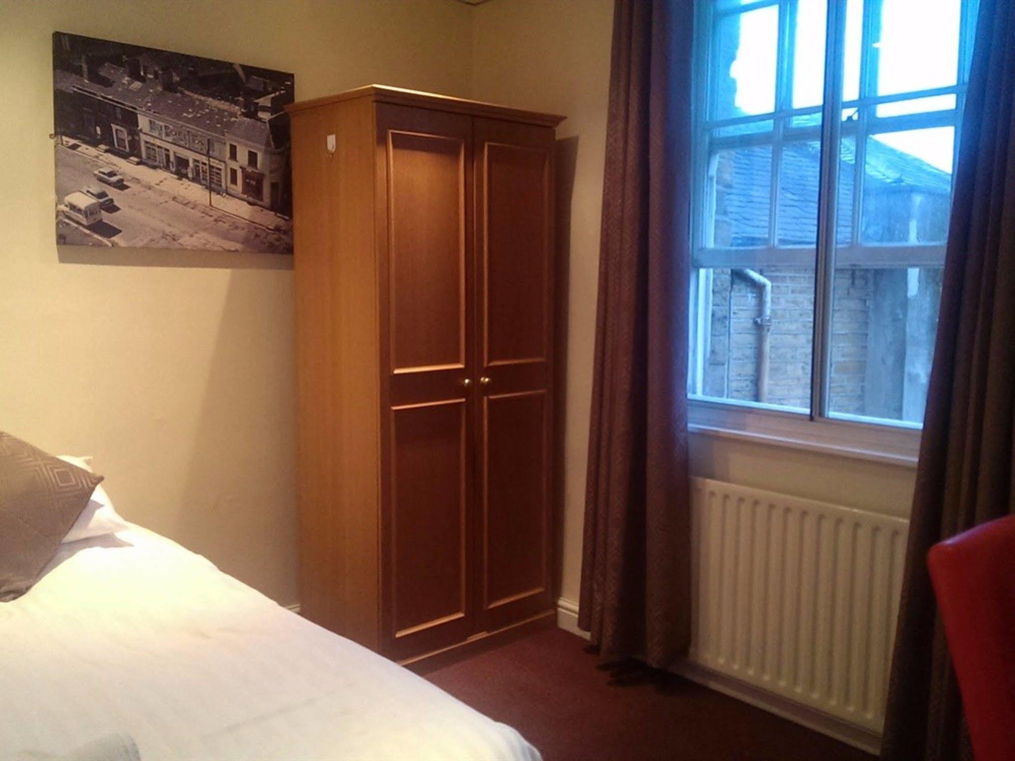 Huddersfield Hotel Bagian luar foto