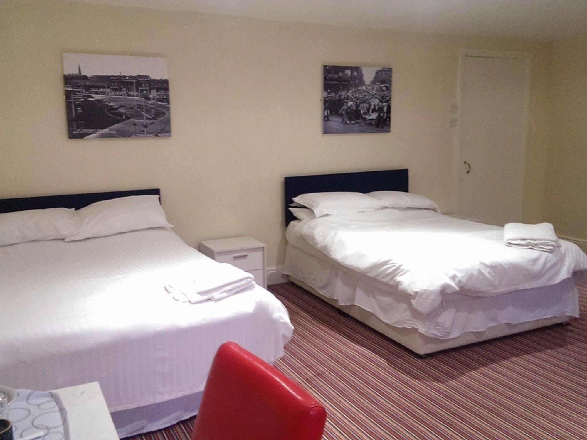 Huddersfield Hotel Bagian luar foto